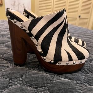 Jessica Simpson heels